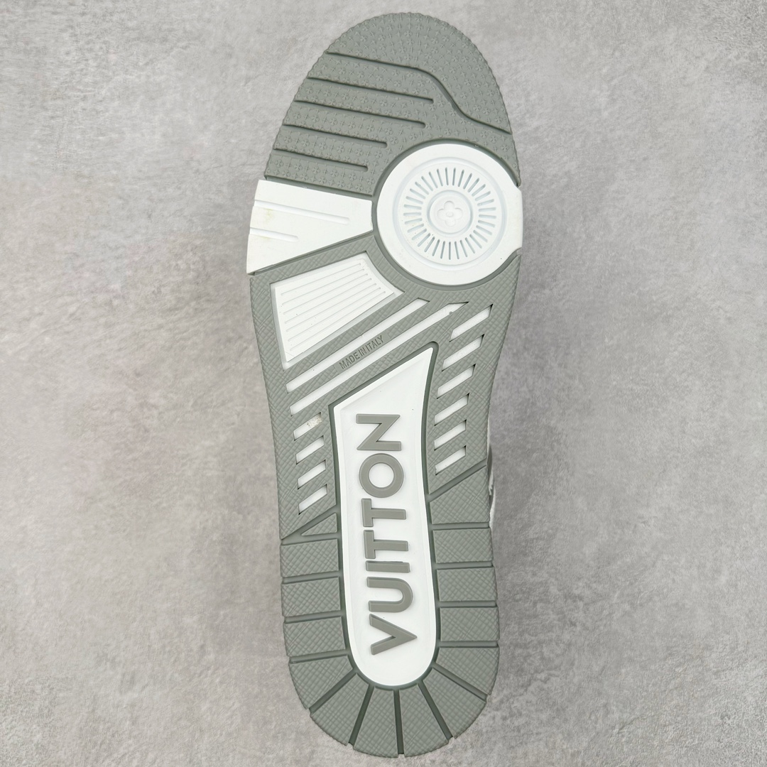 图片[9]-＃ZS纯原 Louis Vuitton Trainer lv时装走秀运动鞋 做旧系列 市场所有版本中综合最强的货品 GD实力大厂出品 全网最全配色更新最快 最成熟的做工稳定的品控 完美鞋型超高的清洁度 零毛边线头瑕疵 全套原楦原纸版原鞋开模 全网最具灵魂的版型 正确原装黄色鞋盒 正确中底印花 鞋面印花3D高频深度立体 全鞋电脑针车 紧密相连 针距密度一致 环保乳胶注塑鞋垫 厚度脚感还原原版 皮面裁剪部位 统一油边封口工艺 原装橡胶大底含胶量大底组合零偏差 专柜全套包装 防尘袋 说明书 质保卡 男女鞋 尺码：35 36 37 38 39 40 41 42 43 44 45-选品中心