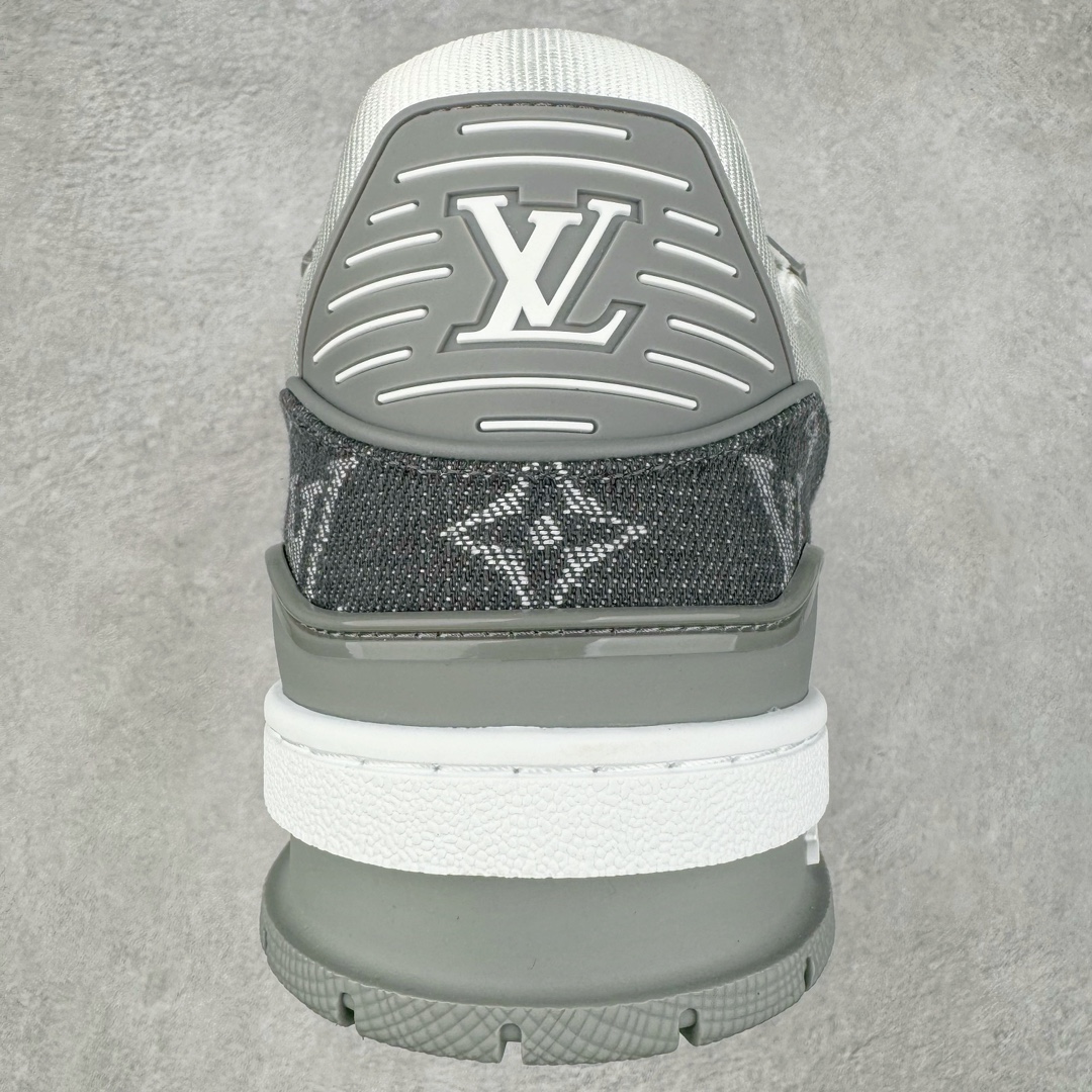 图片[8]-＃ZS纯原 Louis Vuitton Trainer lv时装走秀运动鞋 做旧系列 市场所有版本中综合最强的货品 GD实力大厂出品 全网最全配色更新最快 最成熟的做工稳定的品控 完美鞋型超高的清洁度 零毛边线头瑕疵 全套原楦原纸版原鞋开模 全网最具灵魂的版型 正确原装黄色鞋盒 正确中底印花 鞋面印花3D高频深度立体 全鞋电脑针车 紧密相连 针距密度一致 环保乳胶注塑鞋垫 厚度脚感还原原版 皮面裁剪部位 统一油边封口工艺 原装橡胶大底含胶量大底组合零偏差 专柜全套包装 防尘袋 说明书 质保卡 男女鞋 尺码：35 36 37 38 39 40 41 42 43 44 45-选品中心