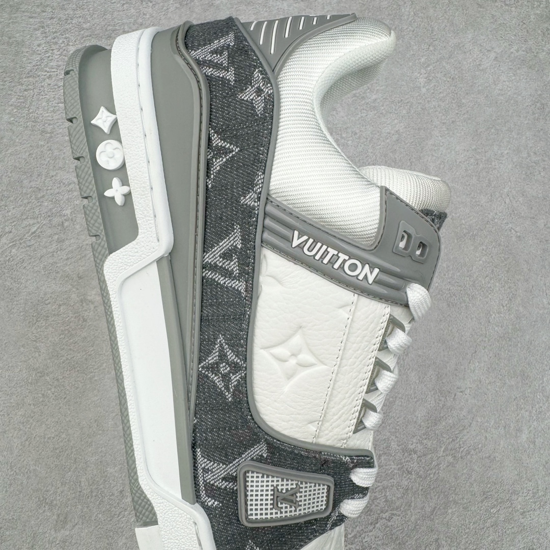 图片[6]-＃ZS纯原 Louis Vuitton Trainer lv时装走秀运动鞋 做旧系列 市场所有版本中综合最强的货品 GD实力大厂出品 全网最全配色更新最快 最成熟的做工稳定的品控 完美鞋型超高的清洁度 零毛边线头瑕疵 全套原楦原纸版原鞋开模 全网最具灵魂的版型 正确原装黄色鞋盒 正确中底印花 鞋面印花3D高频深度立体 全鞋电脑针车 紧密相连 针距密度一致 环保乳胶注塑鞋垫 厚度脚感还原原版 皮面裁剪部位 统一油边封口工艺 原装橡胶大底含胶量大底组合零偏差 专柜全套包装 防尘袋 说明书 质保卡 男女鞋 尺码：35 36 37 38 39 40 41 42 43 44 45-选品中心