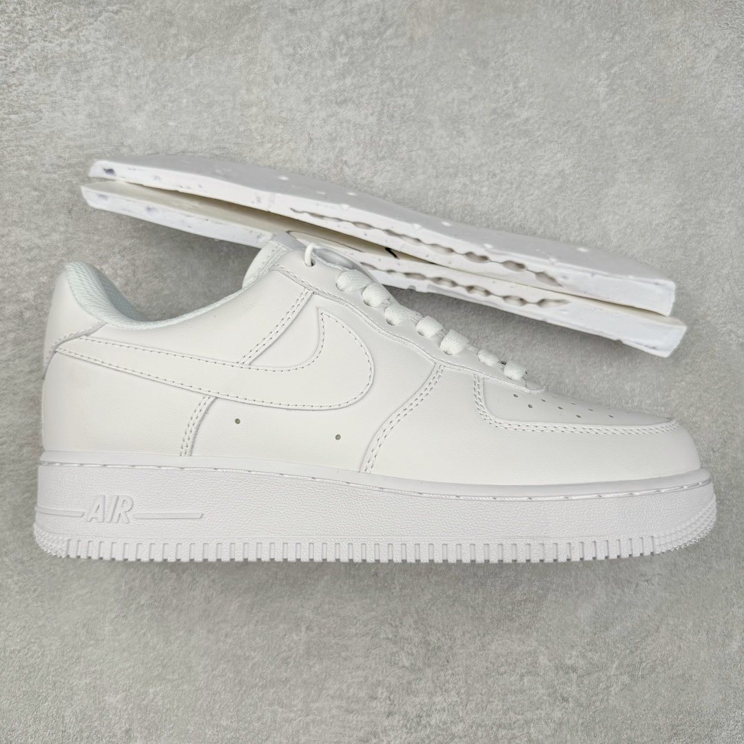 ＃跑量神器 TG版本 NK Air Force 1 07 空军一号经典低帮板鞋 全白315122-111 全网最具性价比版本没有之一 2022全新楦头鞋型 鱼鳞大底 历时开发三个月 清洁度完美 二维码鞋标 内置芯片及solo气垫 大底高度及其弧度依照正品 钢印 logo刺绣 鞋口弧度 鞋头长度 鞋面冲孔 鞋垫背胶及钢印 完美鞋型对比正品 每一处都是细节满满 尺码：35.5 36 36.5 37.5 38 38.5 39 40 40.5 41 42 42.5 43 44 44.5 45-选品中心