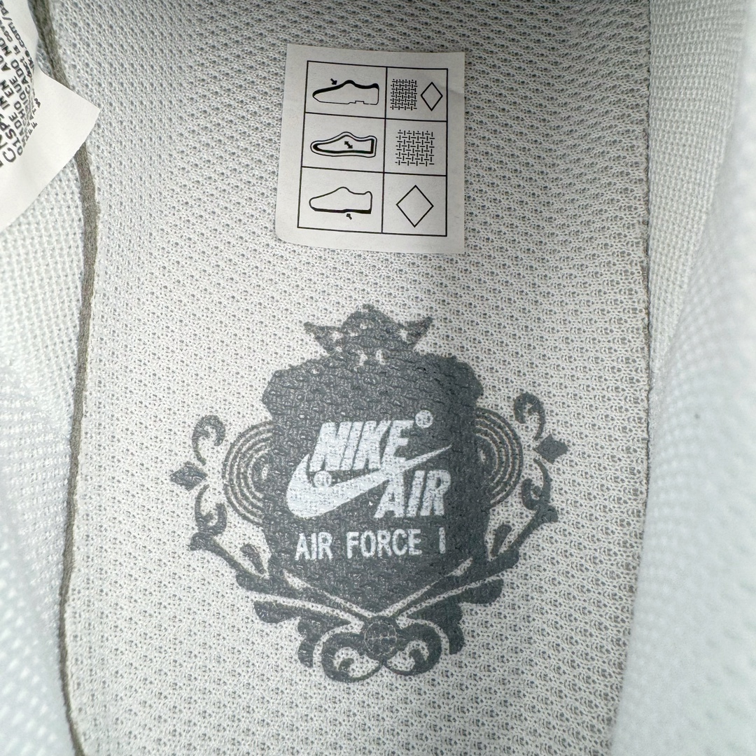 图片[13]-＃跑量神器 TG版本 NK Air Force 1 07 空军一号经典低帮板鞋 全白315122-111 全网最具性价比版本没有之一 2022全新楦头鞋型 鱼鳞大底 历时开发三个月 清洁度完美 二维码鞋标 内置芯片及solo气垫 大底高度及其弧度依照正品 钢印 logo刺绣 鞋口弧度 鞋头长度 鞋面冲孔 鞋垫背胶及钢印 完美鞋型对比正品 每一处都是细节满满 尺码：35.5 36 36.5 37.5 38 38.5 39 40 40.5 41 42 42.5 43 44 44.5 45-选品中心