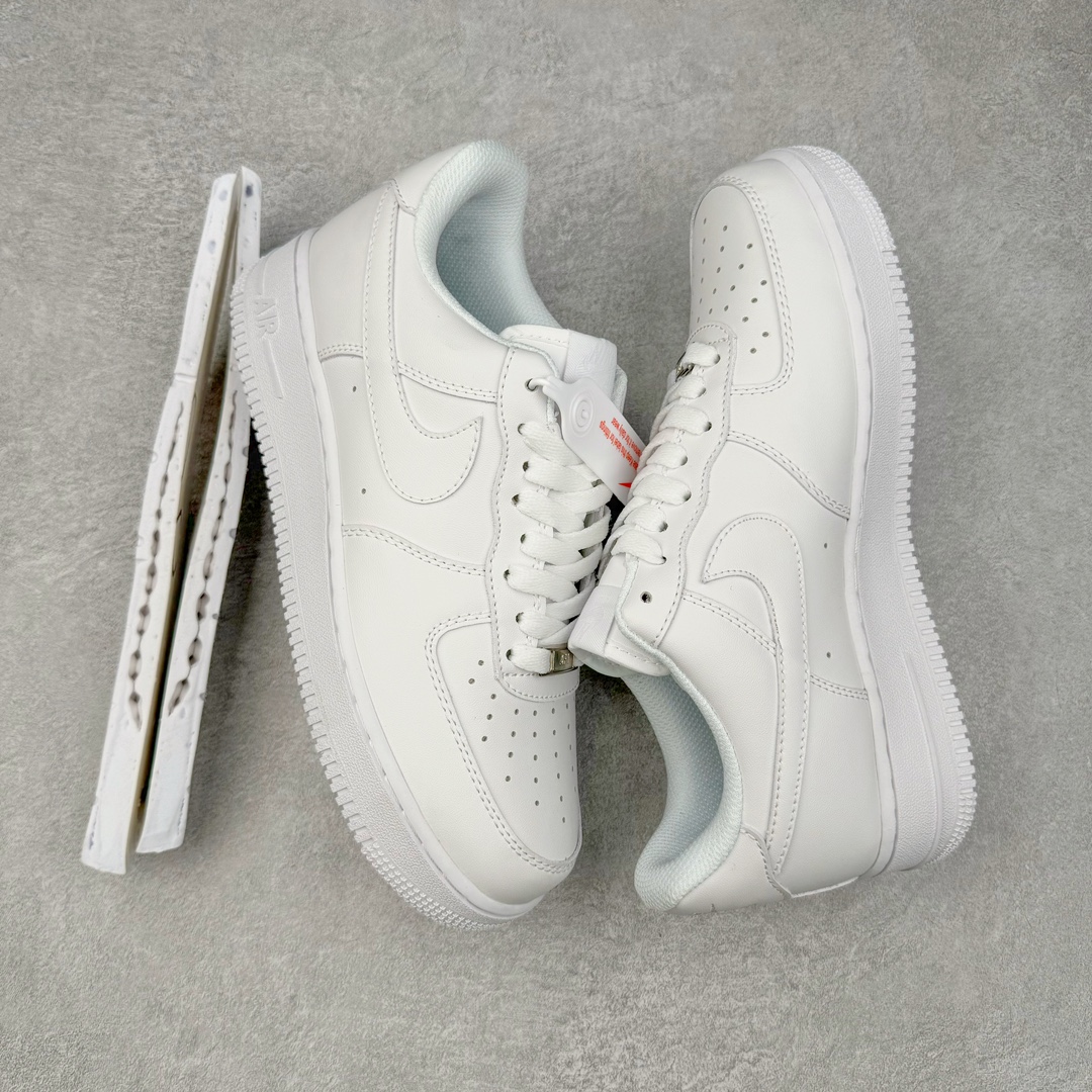 图片[3]-＃跑量神器 TG版本 NK Air Force 1 07 空军一号经典低帮板鞋 全白315122-111 全网最具性价比版本没有之一 2022全新楦头鞋型 鱼鳞大底 历时开发三个月 清洁度完美 二维码鞋标 内置芯片及solo气垫 大底高度及其弧度依照正品 钢印 logo刺绣 鞋口弧度 鞋头长度 鞋面冲孔 鞋垫背胶及钢印 完美鞋型对比正品 每一处都是细节满满 尺码：35.5 36 36.5 37.5 38 38.5 39 40 40.5 41 42 42.5 43 44 44.5 45-选品中心