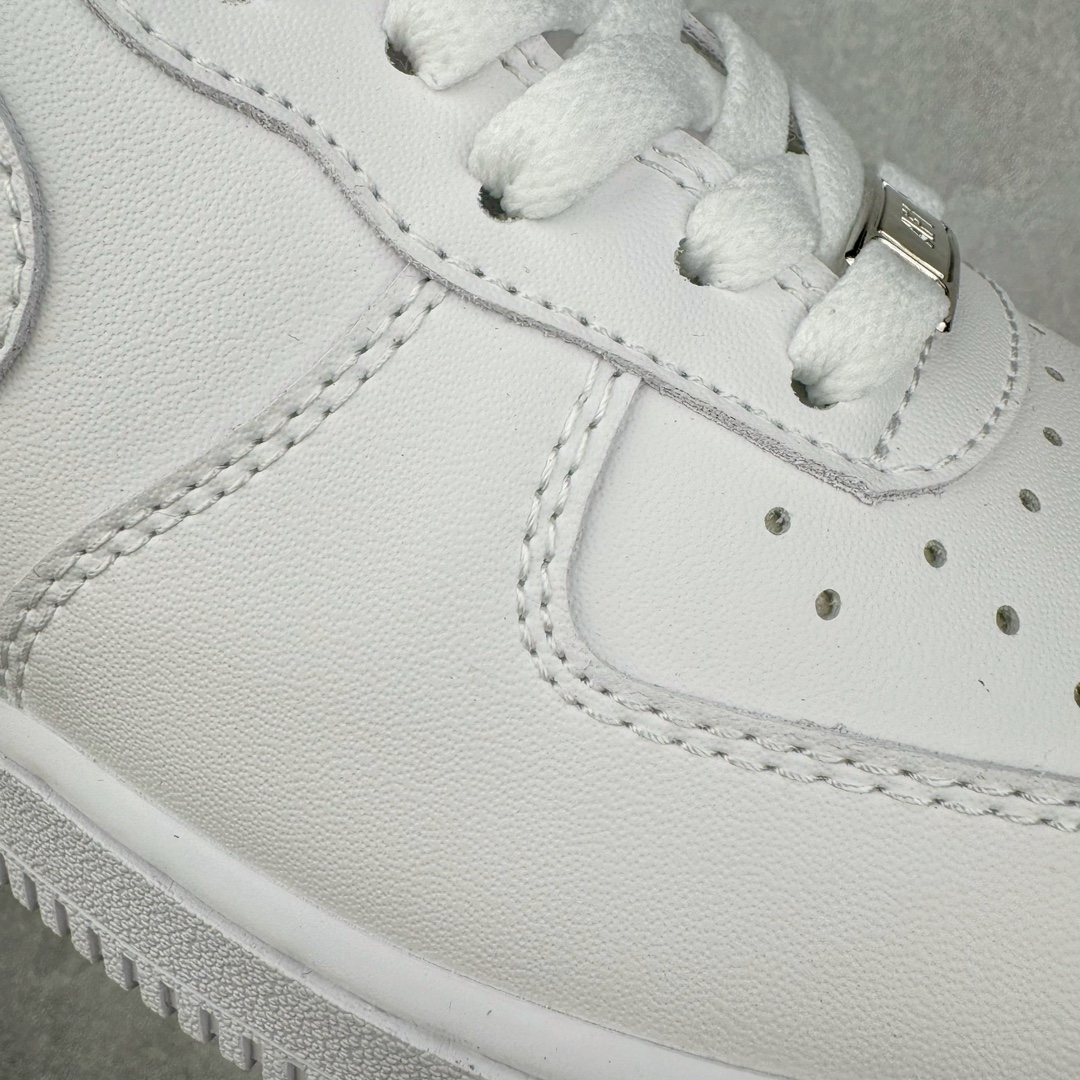 图片[18]-＃跑量神器 TG版本 NK Air Force 1 07 空军一号经典低帮板鞋 全白315122-111 全网最具性价比版本没有之一 2022全新楦头鞋型 鱼鳞大底 历时开发三个月 清洁度完美 二维码鞋标 内置芯片及solo气垫 大底高度及其弧度依照正品 钢印 logo刺绣 鞋口弧度 鞋头长度 鞋面冲孔 鞋垫背胶及钢印 完美鞋型对比正品 每一处都是细节满满 尺码：35.5 36 36.5 37.5 38 38.5 39 40 40.5 41 42 42.5 43 44 44.5 45-选品中心