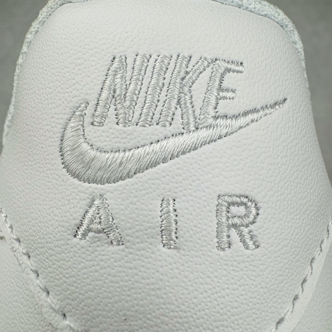 图片[20]-＃跑量神器 TG版本 NK Air Force 1 07 空军一号经典低帮板鞋 全白315122-111 全网最具性价比版本没有之一 2022全新楦头鞋型 鱼鳞大底 历时开发三个月 清洁度完美 二维码鞋标 内置芯片及solo气垫 大底高度及其弧度依照正品 钢印 logo刺绣 鞋口弧度 鞋头长度 鞋面冲孔 鞋垫背胶及钢印 完美鞋型对比正品 每一处都是细节满满 尺码：35.5 36 36.5 37.5 38 38.5 39 40 40.5 41 42 42.5 43 44 44.5 45-选品中心