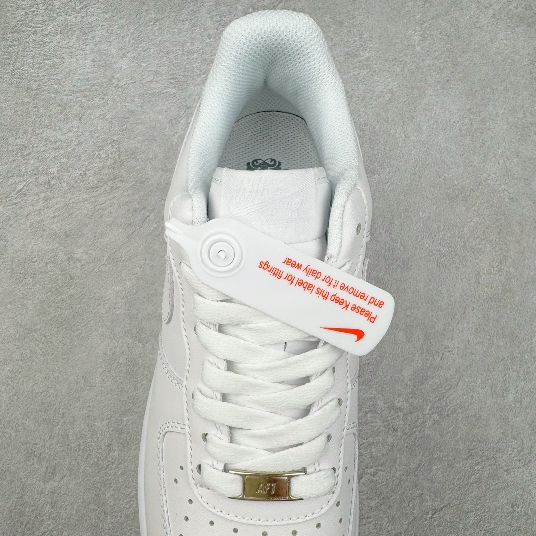 图片[5]-＃跑量神器 TG版本 NK Air Force 1 07 空军一号经典低帮板鞋 全白315122-111 全网最具性价比版本没有之一 2022全新楦头鞋型 鱼鳞大底 历时开发三个月 清洁度完美 二维码鞋标 内置芯片及solo气垫 大底高度及其弧度依照正品 钢印 logo刺绣 鞋口弧度 鞋头长度 鞋面冲孔 鞋垫背胶及钢印 完美鞋型对比正品 每一处都是细节满满 尺码：35.5 36 36.5 37.5 38 38.5 39 40 40.5 41 42 42.5 43 44 44.5 45-选品中心