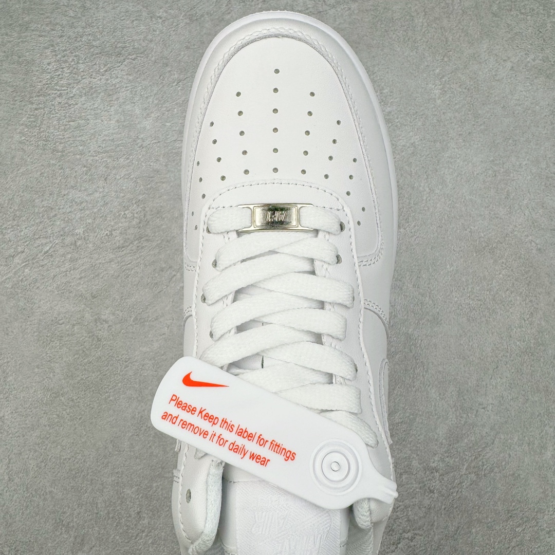 图片[4]-＃跑量神器 TG版本 NK Air Force 1 07 空军一号经典低帮板鞋 全白315122-111 全网最具性价比版本没有之一 2022全新楦头鞋型 鱼鳞大底 历时开发三个月 清洁度完美 二维码鞋标 内置芯片及solo气垫 大底高度及其弧度依照正品 钢印 logo刺绣 鞋口弧度 鞋头长度 鞋面冲孔 鞋垫背胶及钢印 完美鞋型对比正品 每一处都是细节满满 尺码：35.5 36 36.5 37.5 38 38.5 39 40 40.5 41 42 42.5 43 44 44.5 45-选品中心