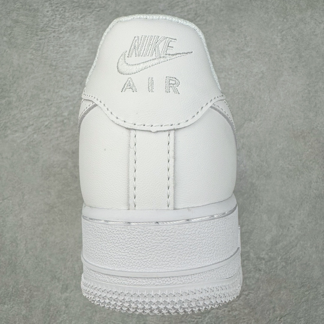 图片[8]-＃跑量神器 TG版本 NK Air Force 1 07 空军一号经典低帮板鞋 全白315122-111 全网最具性价比版本没有之一 2022全新楦头鞋型 鱼鳞大底 历时开发三个月 清洁度完美 二维码鞋标 内置芯片及solo气垫 大底高度及其弧度依照正品 钢印 logo刺绣 鞋口弧度 鞋头长度 鞋面冲孔 鞋垫背胶及钢印 完美鞋型对比正品 每一处都是细节满满 尺码：35.5 36 36.5 37.5 38 38.5 39 40 40.5 41 42 42.5 43 44 44.5 45-选品中心