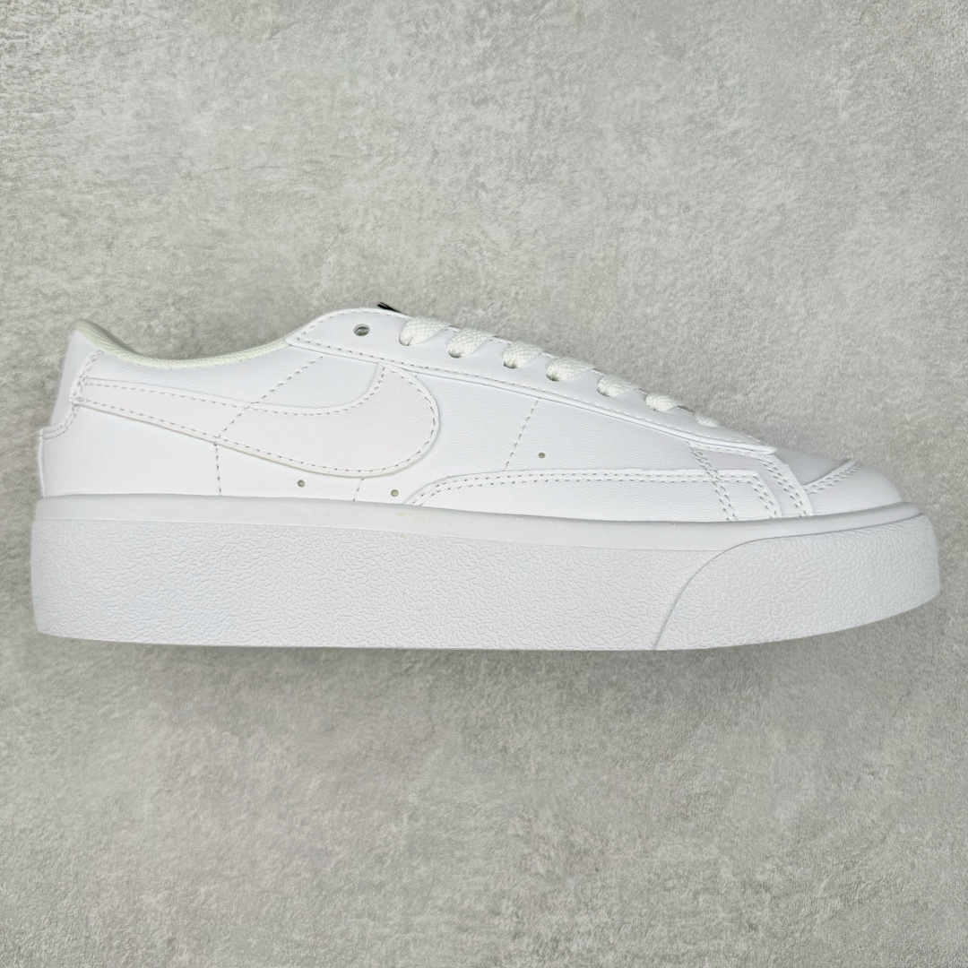 NK Blazer Low \’1977 VNTG SS经典开拓者低帮百搭休闲厚底运动板鞋 采用环保材料的大底 独特的鞋面连者鞋底印刷 演绎出了这个配色的独特风格 眼前的新设计选用皮质 配出当下流行的阴阳元素 呈现属于现代潮流的美感 尺码：36 36.5 37.5 38 38.5 39 40 40.5 41 42 42.5 43 44 44.5 45-选品中心