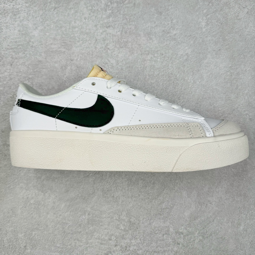 NK Blazer Low \’1977 VNTG SS经典开拓者低帮百搭休闲厚底运动板鞋 采用环保材料的大底 独特的鞋面连者鞋底印刷 演绎出了这个配色的独特风格 眼前的新设计选用皮质 配出当下流行的阴阳元素 呈现属于现代潮流的美感 尺码：36 36.5 37.5 38 38.5 39 40 40.5 41 42 42.5 43 44 44.5 45-选品中心