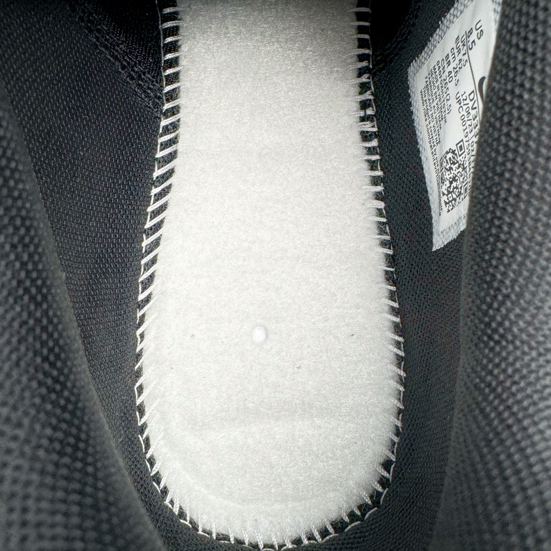 图片[11]-＃Lw纯原 NK Air Max Dn 网布舒适时尚耐磨透气低帮生活气垫休闲鞋 黑白 货号：DV3337-003 鞋面将延续 Air Max 家族的流线型设计 采用纺织布料打造 鞋底则搭载了全新的DynamicAir技术 由双气室和四根管状Nike Air气囊结构组成 鞋身整体以黑色为主色调 搭配橄榄绿色细节点缀 最大的亮点是侧面带有醒目的\\\”Supreme\\\”字样 彰显特殊的联名身份 尺码：36 36.5 37.5 38 38.5 39 40 40.5 41 42 42.5 43 44 44.5 45-选品中心