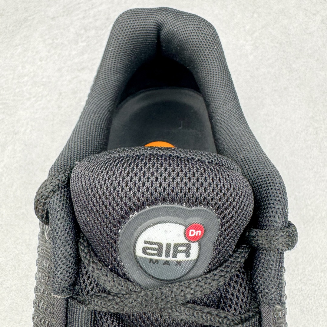 图片[13]-＃Lw纯原 NK Air Max Dn 网布舒适时尚耐磨透气低帮生活气垫休闲鞋 全黑 货号：DV3337-006 鞋面将延续 Air Max 家族的流线型设计 采用纺织布料打造 鞋底则搭载了全新的DynamicAir技术 由双气室和四根管状Nike Air气囊结构组成 鞋身整体以黑色为主色调 搭配橄榄绿色细节点缀 最大的亮点是侧面带有醒目的\\\”Supreme\\\”字样 彰显特殊的联名身份 尺码：36 36.5 37.5 38 38.5 39 40 40.5 41 42 42.5 43 44 44.5 45-选品中心