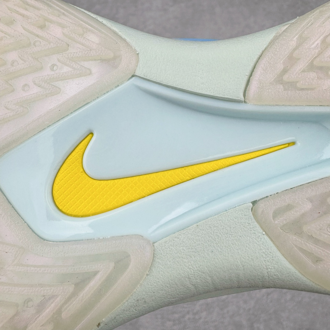 图片[20]-＃灭世/Max NK Air Zoom G.T.Cut 3 EP 实战系列篮球鞋 HF5445-141 全新GT Cut 3.0 全掌搭载了 ZoomX 泡棉 使得整双鞋在缓震表现上可谓相当优秀 拥有着顶级科技配置的同时 颜值设计也非常可观 整体鞋型仍然保留了前低后高的设计 G.T. Cut 传统的突进极速突破的感觉 鞋头麂皮材质和 NK Flywire 飞线工艺 相对来说包裹感更好了 必备的TPU 支撑片 两侧 Swoosh 的透气孔设计 起到散热透气的作用 鞋舌采用类似跑鞋的半开叉式设计 搭配鞋带既可以提升包裹感 又降低了运动中鞋舌乱跑的可能性 鞋子内里填充相当厚实 避免掉跟 尺码：39 40 40.5 41 42 42.5 43 44 44.5 45 46-选品中心