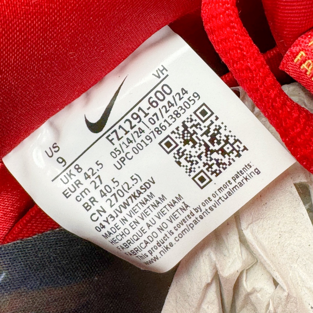 图片[12]-＃S2纯原 The Wizard of Oz x NK SB Dunk Low 联名绿野仙踪红色花卉撕撕乐 FZ1291-600 独家原厂航空铝磨具打磨大底 鞋头坡度极致还原 原盒原配 圈内天花板工艺 原厂冲刀 超高清洁度 全鞋零毛边皮料切割 全套原楦原模倾力打造完美版型 采用原厂百宏鞋带以及原厂百宏织唛舌标 内标可供原厂几率过验 原厂中底布黄色点胶 原厂中底布拉帮走线遵循公司‼️尺码：36 36.5 37.5 38 38.5 39 40 40.5 41 42 42.5 43 44 44.5 45 46 47.5-选品中心