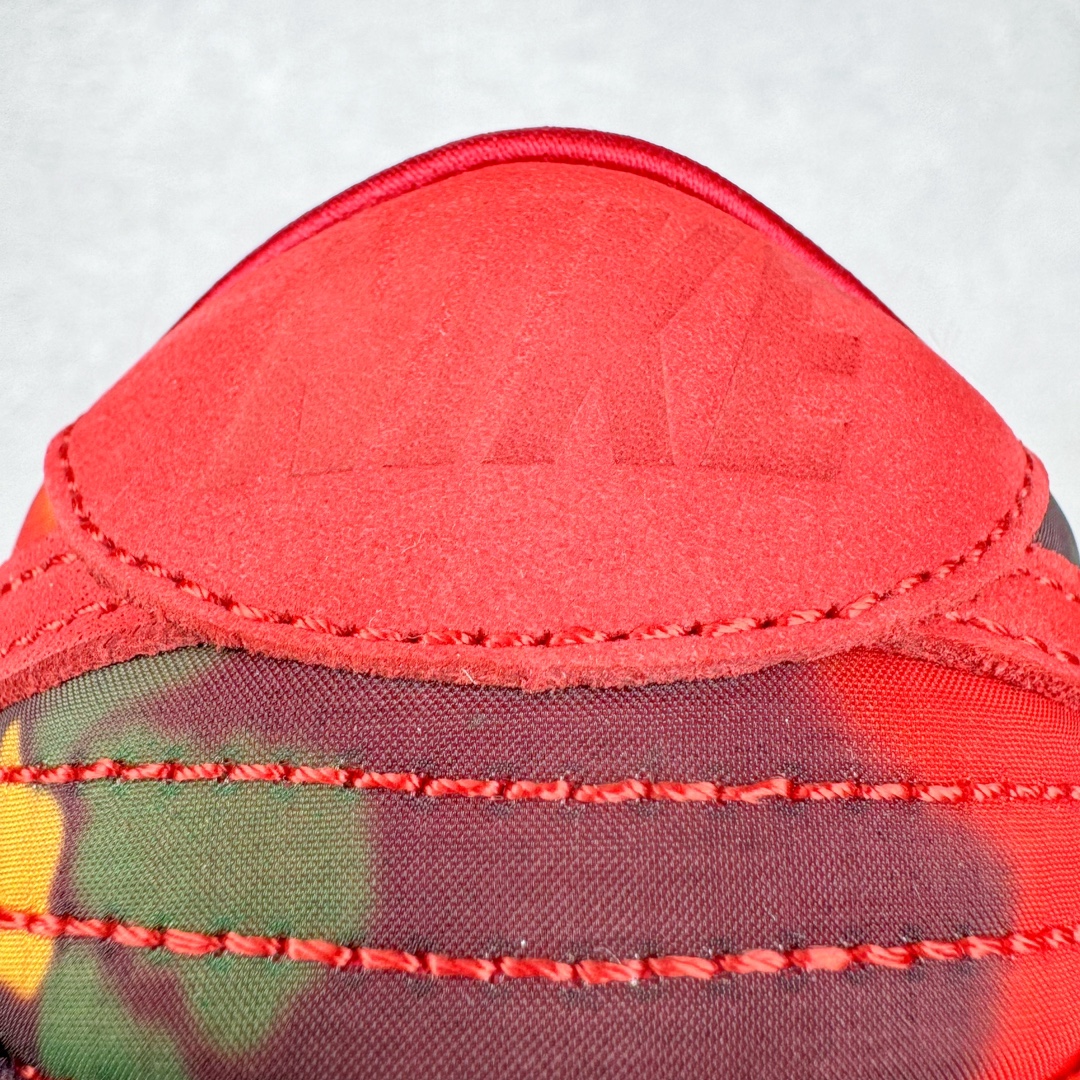 图片[18]-＃S2纯原 The Wizard of Oz x NK SB Dunk Low 联名绿野仙踪红色花卉撕撕乐 FZ1291-600 独家原厂航空铝磨具打磨大底 鞋头坡度极致还原 原盒原配 圈内天花板工艺 原厂冲刀 超高清洁度 全鞋零毛边皮料切割 全套原楦原模倾力打造完美版型 采用原厂百宏鞋带以及原厂百宏织唛舌标 内标可供原厂几率过验 原厂中底布黄色点胶 原厂中底布拉帮走线遵循公司‼️尺码：36 36.5 37.5 38 38.5 39 40 40.5 41 42 42.5 43 44 44.5 45 46 47.5-选品中心