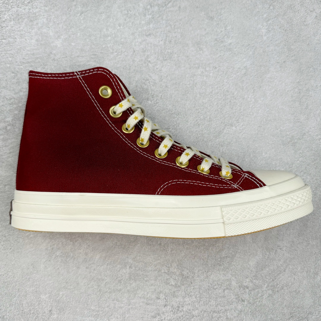Converse Chuck 1970s 星星鞋🌟 匡威官方新款 经典70s鞋身搭配金色星星元素鞋带 后跟星星印花点缀与之相呼应 鞋带孔和内侧立体Logo的金色描边显得很高级 经典百搭 货号：A12462C 黑色 货号：A12463C 酒红 尺码：35 36 36.5 37 37.5 38 39 39.5 40 41 41.5 42 42.5 43 44-选品中心