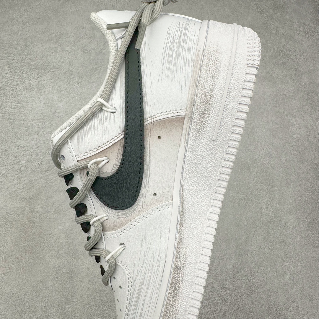 图片[7]-NK Air Force 1´07 Low 空军一号低帮百搭休闲运动板鞋 ZH0316-039 柔软、弹性十足的缓震性能和出色的中底设计 横跨复古与现代的外型结合 造就出风靡全球 三十多年的Force 1 直到今天还深受青睐 尺码：36 36.5 37.5 38 38.5 39 40 40.5 41 42 42.5 43 44 44.5 45-选品中心