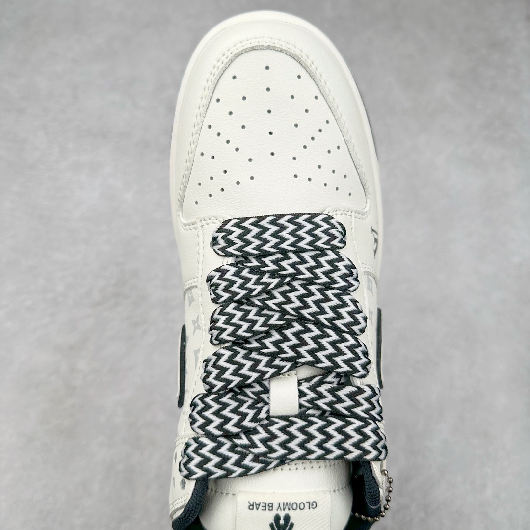 图片[4]-NK Dunk Low 定制配色 SJ2068-239 大厂出品 极力推荐 原装头层材料 独家版型蒸餾加工帶來的是更好的视觉和脚感体验大厂纯原品质出货 清洁度 电绣工艺 皮料切割干净无任何毛边 细节完美 尺码：36 36.5 37.5 38 38.5 39 40 40.5 41 42 42.5 43 44 44.5 45 46 47.5-选品中心