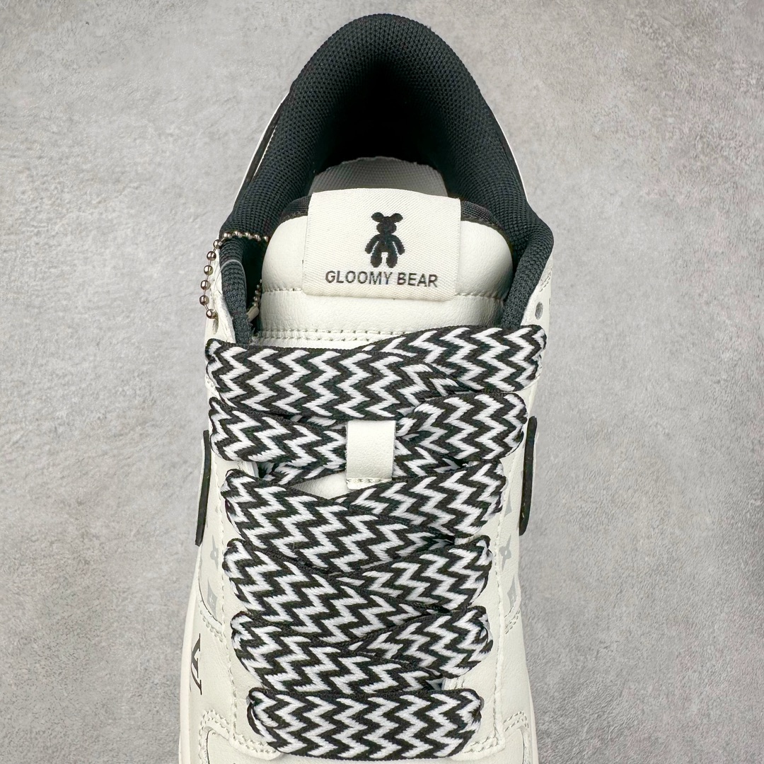 图片[5]-NK Dunk Low 定制配色 SJ2068-239 大厂出品 极力推荐 原装头层材料 独家版型蒸餾加工帶來的是更好的视觉和脚感体验大厂纯原品质出货 清洁度 电绣工艺 皮料切割干净无任何毛边 细节完美 尺码：36 36.5 37.5 38 38.5 39 40 40.5 41 42 42.5 43 44 44.5 45 46 47.5-选品中心