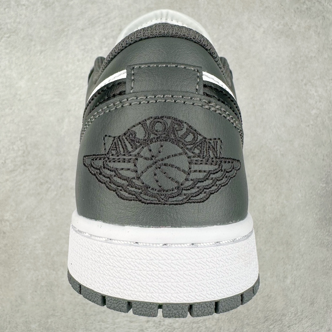 图片[8]-＃DT纯原 Air Jordan AJ1 Low 低帮 深灰白553558-152 终端优势供应 市面中低帮最具代表性版本没有之一 口碑大厂出品 品控大底版型不断改良更新 全套原纸板楦头开发 确保原汁原味 完美呈现版型 完美零毛边处理 原厂内置全掌气垫 价格定位良心 平台专用代工流水线出品 一眼公司既视感 拿到手的一瞬间就与众不同 碾压市面所有版本 全部原鞋开发 每一个配色都会采购原鞋确认细节 打破市面看图做货无好货之说 尺码：35.5 36 36.5 37.5 38 38.5 39 40 40.5 41 42 42.5 43 44 44.5 45 46-选品中心