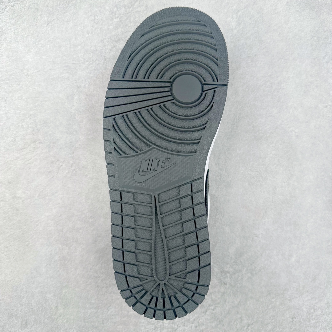 图片[9]-＃DT纯原 Air Jordan AJ1 Low 低帮 深灰白553558-152 终端优势供应 市面中低帮最具代表性版本没有之一 口碑大厂出品 品控大底版型不断改良更新 全套原纸板楦头开发 确保原汁原味 完美呈现版型 完美零毛边处理 原厂内置全掌气垫 价格定位良心 平台专用代工流水线出品 一眼公司既视感 拿到手的一瞬间就与众不同 碾压市面所有版本 全部原鞋开发 每一个配色都会采购原鞋确认细节 打破市面看图做货无好货之说 尺码：35.5 36 36.5 37.5 38 38.5 39 40 40.5 41 42 42.5 43 44 44.5 45 46-选品中心