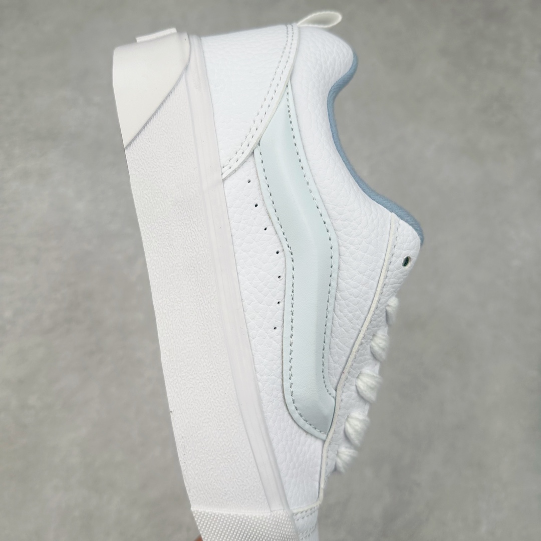 图片[6]-Vans Classics Knu Skool 范斯官方 荔枝纹全白皮面包鞋 Imran Potato与Vans联名超火的土豆鞋，复古经典，鞋头放大、包边上移加厚、鞋舌加厚。Vans Classics 经典支线土豆鞋 Knu Skool 是完美的平替版，是大众争相追捧的 “面包鞋” 尺码：35 36 36.5 37 38 38.5 39 40 40.5 41 42 42.5 43 44 44.5 45 工艺：硫化1：1（重量1：1、真标、原钢印、材质标、鞋型标、合格证）-选品中心