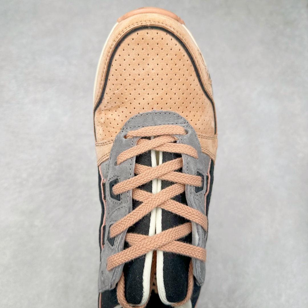 图片[4]-＃纯原福利 Asics Gel-Lyte III 亚瑟士3代系列低帮经典复古休闲运动跑步鞋 伴随着复古跑鞋的再度盛行，让不少运动品牌都将自家经典鞋款重新带回，ASICS 亚瑟士这两年受到众多球鞋爱好者追捧。近期，ASICS 亚瑟士以自己经典的 GEL-LYTE III OG 为蓝本推出了两双全新配色。第一双选择了灰色、藏蓝色和蒂芙尼蓝色拼接呈现，随之妆点一抹粉色，使整双鞋低调又不失细节。材质选择了大面积麂皮与网眼面料打造，保证了质感与透气性兼备。最后以略微泛黄的中底收尾，完善整体设计。另一双以深浅不同的卡其色打造鞋身，缀以淡紫色丰富鞋身细节，想必第一双会更加适合女生上脚。用料与上一双完全相同，提供了优秀的质感。尺码：36 37 37.5 38 39 39.5 40 40.5 41.5 42 42.5 43.5 44 45-选品中心