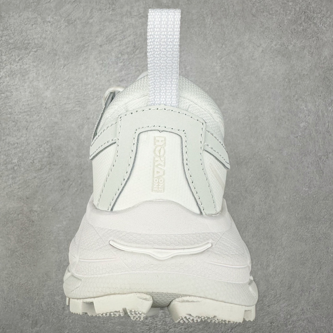 图片[8]-＃C版 HOKA ONE ONE Tor Ultra Low Gore-Tex 托亚系列增强版低帮厚底轻量坦克户外登山运动鞋 HOKA ONE ONE 在去年异军突起，成为街头时尚圈中的新宠儿，品牌与时尚品牌 Engineered Garments 合作打造的联名 Tor Ultra Low 鞋款，更是设计与话题兼备的重磅之作，而本月 Hoka One One 又为这双超人气之作释出深蓝色、军绿色与黑色三款普通版配色。设计上依旧采用了具备透气性能的 eVent 物料制做鞋身，更搭配 Vibram 大底保留户外血脉，即使少了 Engineered Garments 的联名加持依旧十分出彩。尺码：36 36.5 37.5 38 38.5 39 40 40.5 41 42 42.5 43 44 44.5 45-选品中心