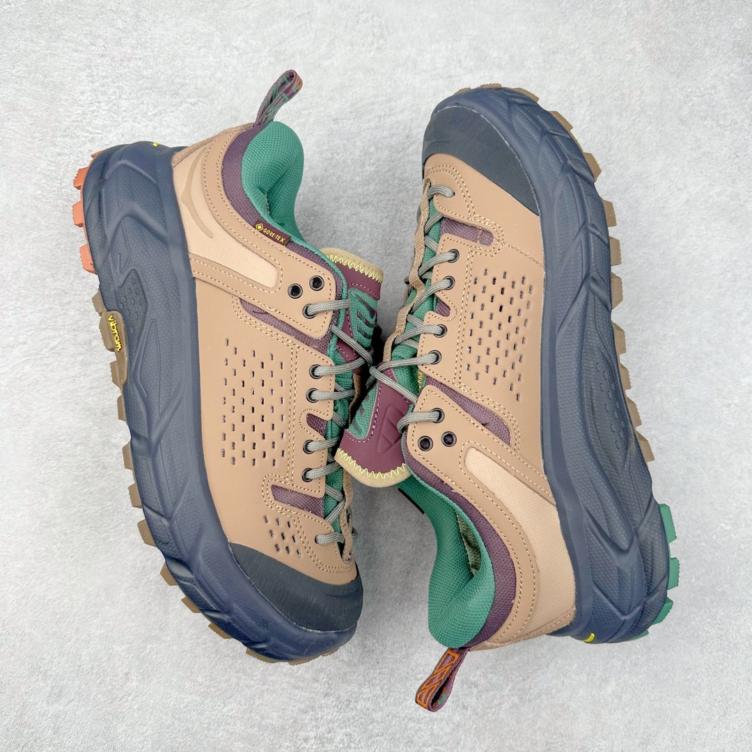 图片[3]-＃C版 HOKA ONE ONE Tor Ultra Low Gore-Tex 托亚系列增强版低帮厚底轻量坦克户外登山运动鞋 HOKA ONE ONE 在去年异军突起，成为街头时尚圈中的新宠儿，品牌与时尚品牌 Engineered Garments 合作打造的联名 Tor Ultra Low 鞋款，更是设计与话题兼备的重磅之作，而本月 Hoka One One 又为这双超人气之作释出深蓝色、军绿色与黑色三款普通版配色。设计上依旧采用了具备透气性能的 eVent 物料制做鞋身，更搭配 Vibram 大底保留户外血脉，即使少了 Engineered Garments 的联名加持依旧十分出彩。尺码：36 36.5 37.5 38 38.5 39 40 40.5 41 42 42.5 43 44 44.5 45-选品中心