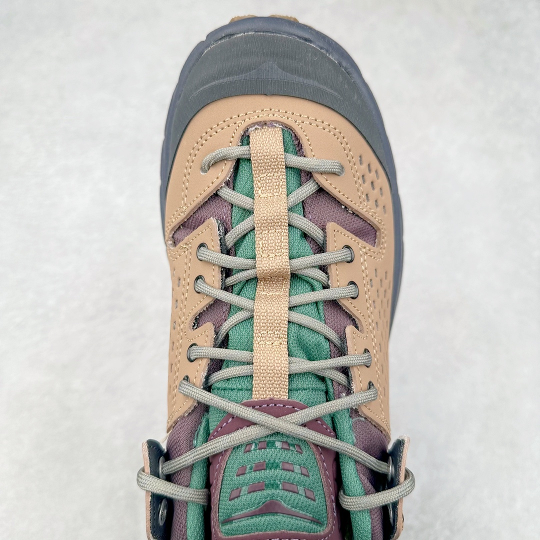 图片[4]-＃C版 HOKA ONE ONE Tor Ultra Low Gore-Tex 托亚系列增强版低帮厚底轻量坦克户外登山运动鞋 HOKA ONE ONE 在去年异军突起，成为街头时尚圈中的新宠儿，品牌与时尚品牌 Engineered Garments 合作打造的联名 Tor Ultra Low 鞋款，更是设计与话题兼备的重磅之作，而本月 Hoka One One 又为这双超人气之作释出深蓝色、军绿色与黑色三款普通版配色。设计上依旧采用了具备透气性能的 eVent 物料制做鞋身，更搭配 Vibram 大底保留户外血脉，即使少了 Engineered Garments 的联名加持依旧十分出彩。尺码：36 36.5 37.5 38 38.5 39 40 40.5 41 42 42.5 43 44 44.5 45-选品中心