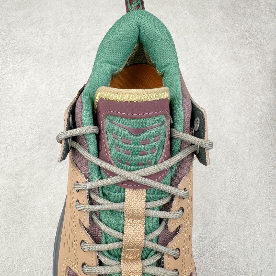 图片[5]-＃C版 HOKA ONE ONE Tor Ultra Low Gore-Tex 托亚系列增强版低帮厚底轻量坦克户外登山运动鞋 HOKA ONE ONE 在去年异军突起，成为街头时尚圈中的新宠儿，品牌与时尚品牌 Engineered Garments 合作打造的联名 Tor Ultra Low 鞋款，更是设计与话题兼备的重磅之作，而本月 Hoka One One 又为这双超人气之作释出深蓝色、军绿色与黑色三款普通版配色。设计上依旧采用了具备透气性能的 eVent 物料制做鞋身，更搭配 Vibram 大底保留户外血脉，即使少了 Engineered Garments 的联名加持依旧十分出彩。尺码：36 36.5 37.5 38 38.5 39 40 40.5 41 42 42.5 43 44 44.5 45-选品中心