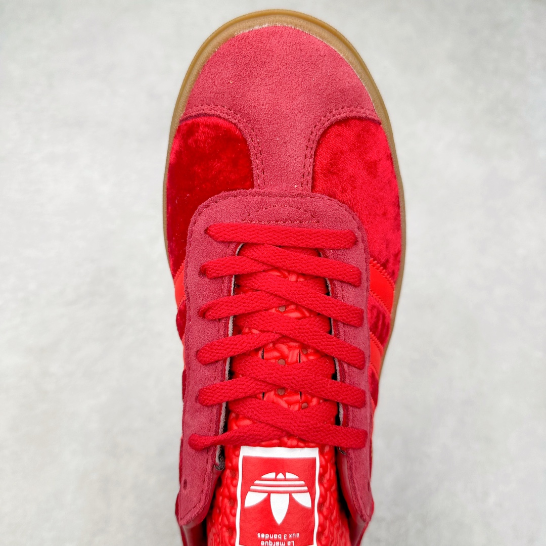 图片[4]-AD Originals Gazelle Bold W 羚羊松糕系列复古百搭厚底增高低帮休闲运动板鞋 IG4388 新的一年就要换新的打扮啦！除了设定变美、健身、减肥等目标外，你已经可以利用鞋子来“偷偷改善身材比例”的愿望了！ 因为有一句话。身高不够。鞋子来凑~赶快入手以下各大运动品牌最新推出的“厚底增高运动鞋”吧。 是最好穿最百搭的长腿神器。 重点是……不仅价格不错～鞋子也不错啊！Originals的Gazelle Bold鞋款打造出「超厚底版本」！延续流线鞋型、经典麂皮材质、白色三条线和侧面烫金标志的复古外型，奶油白鞋底高度直接乘3，出门搭上它，保证一路步步高升。尺码：36 36.5 37 38 38.5 39 40 40.5 41 42-选品中心