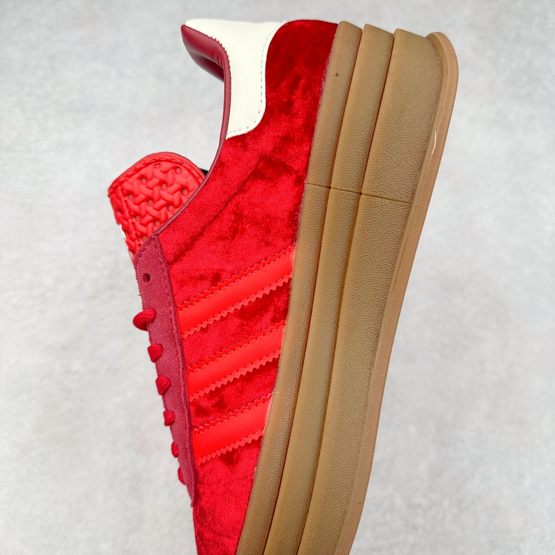 图片[7]-AD Originals Gazelle Bold W 羚羊松糕系列复古百搭厚底增高低帮休闲运动板鞋 IG4388 新的一年就要换新的打扮啦！除了设定变美、健身、减肥等目标外，你已经可以利用鞋子来“偷偷改善身材比例”的愿望了！ 因为有一句话。身高不够。鞋子来凑~赶快入手以下各大运动品牌最新推出的“厚底增高运动鞋”吧。 是最好穿最百搭的长腿神器。 重点是……不仅价格不错～鞋子也不错啊！Originals的Gazelle Bold鞋款打造出「超厚底版本」！延续流线鞋型、经典麂皮材质、白色三条线和侧面烫金标志的复古外型，奶油白鞋底高度直接乘3，出门搭上它，保证一路步步高升。尺码：36 36.5 37 38 38.5 39 40 40.5 41 42-选品中心