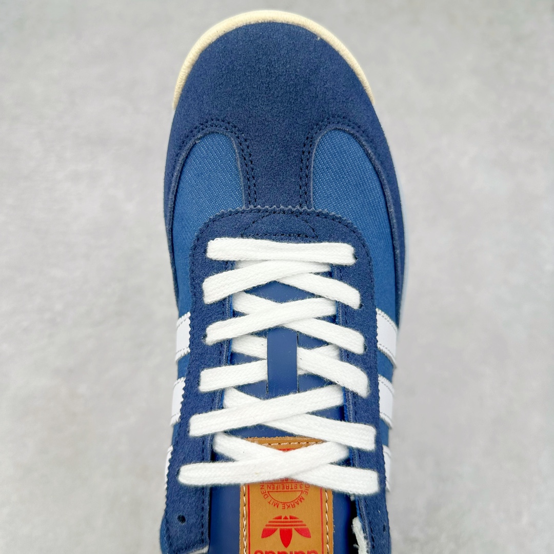 图片[4]-AD SL72 RS系列德训足球风百搭低帮休闲运动板鞋 阿迪达斯Originals推出复古「T头鞋」造型的SL72鞋款复刻，有男女两款可选。男生款为SL72RS，鞋型挺立饱满，鞋底增加高度，采用麂皮与布面制作，符合复古氛围；女生款为SL72OGW，致敬经典款式，鞋身纤细，还原70年代设计，以绿色呈现，点缀金色细节。多款配色可选。「T 头鞋」这两年有多火大家见到了吧？明星、穿搭博主几乎人手一双，凭借复古味的外观，以及亲民的价格，同样成为了不少球鞋玩家日常上脚首选。近日 adidas Originals 将有「T 头鞋」造型的诞生于 1972 年的 SL72 鞋款复刻带回，各位买鞋又有新选择了。1972 年 SL72 问世后，引领了后来阿迪达斯的跑鞋发展方向，其中「SL」代表了 Super Light，彰显了产品轻便的特性。1972 年 SL72 问世后，引领了后来阿迪达斯的跑鞋发展方向，其中「SL」代表了 Super Light，彰显了产品轻便的特性。这次 adidas Originals 延续其轻质经典的基因，带来男女两款 SL72。男生款带来 SL72 RS 鞋型，RS 意为 Reshaped（重塑），鞋款在保留了经典的外观基础上，在尼龙材质里增加了填充物，使鞋型更加挺立和饱满，鞋头则更加圆润，鞋底的 EVA 材质则增加了鞋款的高度。女生款则带来 SL72 OG W 鞋型，OG 顾名思义则是致敬经典款式，相较于 RS（Reshaped）鞋款，鞋身更加纤细，其整体鞋身轮廓、线条、细节、材质上尊崇 70 年代 SL72 的设计，还原经典味道。尺码：36 36⅔ 37⅓ 38 38⅔ 39⅓ 40 40⅔ 41⅓ 42 42⅔ 43⅓ 44 44⅔ 45-选品中心