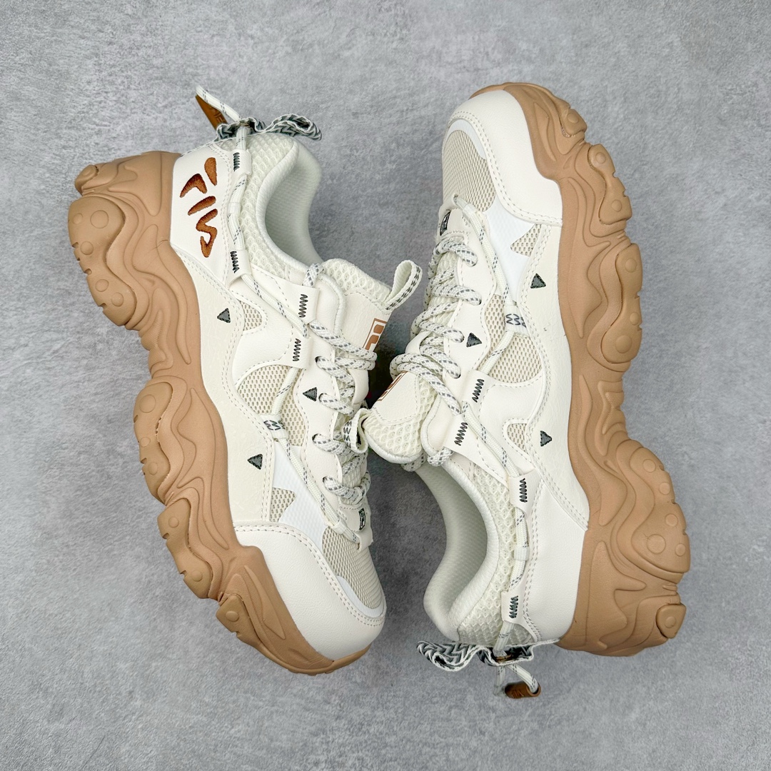 图片[3]-FILA FUSION Fluid 斐乐摩登潮牌防滑耐磨轻便运动鞋 FUSION 系列传承了 FILA 的百年基因，融入年轻运动及潮流文化，成为引领变革、创新突破的一代。以“1+N” 的跨界合作模式重现经典的同时创造经典。带来最出其不意的跨界合作惊喜。同时，FILAFUSION把FILA 的 DNA 融入到定制体验里，你可以随心制造厲于你的产品。FILA FUSION 的鞋家族涵盖了老爹鞋、跑步鞋、网球鞋、季节款。风格复古新潮，满足了时尚人士出行及各类运动的搭配需求，成为当下年轻人筷拥的鞋类品牌之一。FILA FUSION 走进年轻人的世界，通过年轻人运动，街舞，滑板，篮球，展现 FILA FUSION 的潮流态度和年轻文化。FILA FUSION 认为末来属于引领变革、创新突破的年轻一代，让我们一起构成 FILA 未来的蓝图吧！尺码：35.5 36 36.5 37.5 38 38.5 39 40 40.5 41 42 42.5 43 44 44.5 45 45.5-选品中心