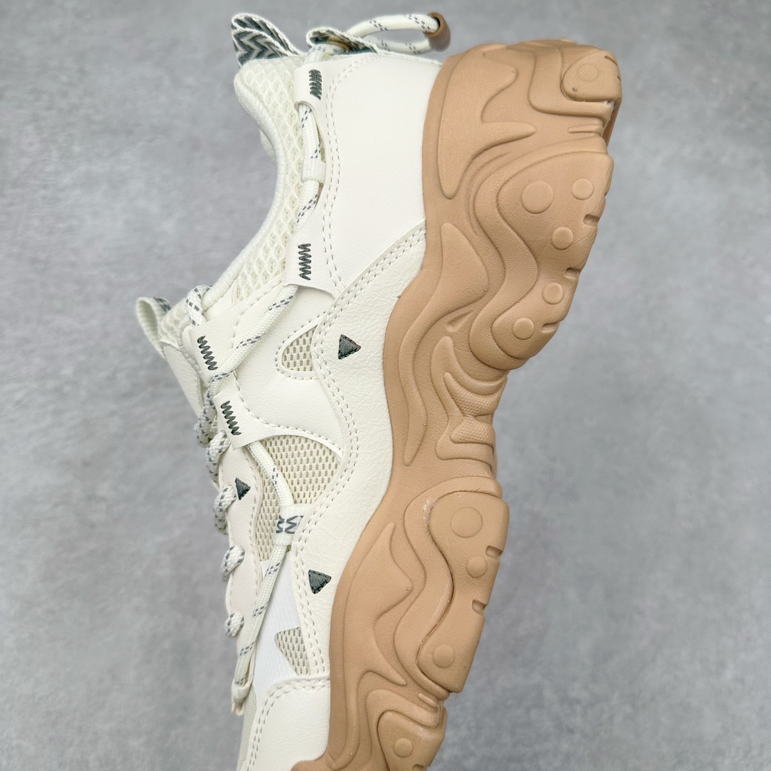 图片[7]-FILA FUSION Fluid 斐乐摩登潮牌防滑耐磨轻便运动鞋 FUSION 系列传承了 FILA 的百年基因，融入年轻运动及潮流文化，成为引领变革、创新突破的一代。以“1+N” 的跨界合作模式重现经典的同时创造经典。带来最出其不意的跨界合作惊喜。同时，FILAFUSION把FILA 的 DNA 融入到定制体验里，你可以随心制造厲于你的产品。FILA FUSION 的鞋家族涵盖了老爹鞋、跑步鞋、网球鞋、季节款。风格复古新潮，满足了时尚人士出行及各类运动的搭配需求，成为当下年轻人筷拥的鞋类品牌之一。FILA FUSION 走进年轻人的世界，通过年轻人运动，街舞，滑板，篮球，展现 FILA FUSION 的潮流态度和年轻文化。FILA FUSION 认为末来属于引领变革、创新突破的年轻一代，让我们一起构成 FILA 未来的蓝图吧！尺码：35.5 36 36.5 37.5 38 38.5 39 40 40.5 41 42 42.5 43 44 44.5 45 45.5-选品中心