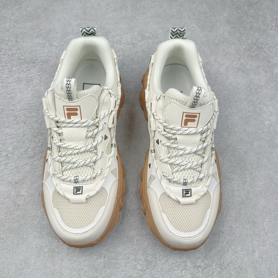 图片[2]-FILA FUSION Fluid 斐乐摩登潮牌防滑耐磨轻便运动鞋 FUSION 系列传承了 FILA 的百年基因，融入年轻运动及潮流文化，成为引领变革、创新突破的一代。以“1+N” 的跨界合作模式重现经典的同时创造经典。带来最出其不意的跨界合作惊喜。同时，FILAFUSION把FILA 的 DNA 融入到定制体验里，你可以随心制造厲于你的产品。FILA FUSION 的鞋家族涵盖了老爹鞋、跑步鞋、网球鞋、季节款。风格复古新潮，满足了时尚人士出行及各类运动的搭配需求，成为当下年轻人筷拥的鞋类品牌之一。FILA FUSION 走进年轻人的世界，通过年轻人运动，街舞，滑板，篮球，展现 FILA FUSION 的潮流态度和年轻文化。FILA FUSION 认为末来属于引领变革、创新突破的年轻一代，让我们一起构成 FILA 未来的蓝图吧！尺码：35.5 36 36.5 37.5 38 38.5 39 40 40.5 41 42 42.5 43 44 44.5 45 45.5-选品中心