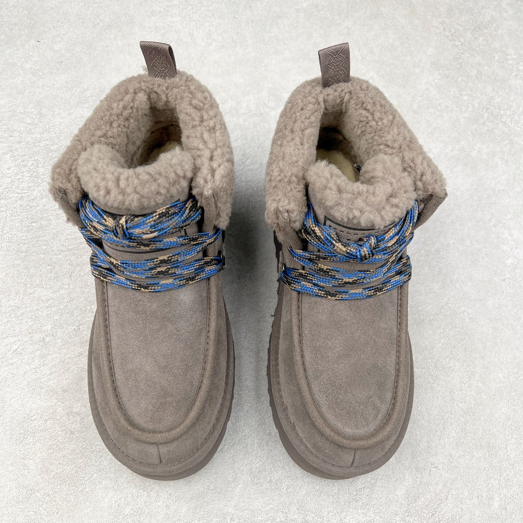 图片[2]-＃K版 UGG 3954经典秋冬羊皮毛一体雪地靴 私人订单价格匠心定位 桑坡八年大厂直供 拒绝高利润 区别杀猪版本 隆丰A级澳洲进口羊皮毛一体 完全遵循ZP工艺流程 代工厂原厂版师 秉承无原鞋不开发选择 注重每一处细节 市面最正版型 TREADLITE\\\”轻翼\\\”科技外底 轻便/耐用/柔韧/桩型【售后郑重承诺】一个月内若出现重大脱胶/断底等质量问题 直接为您换新 翻毛皮鞋面 细腻亲肤再生聚酯纤维滚边 舒适易打理 保暖性佳 UGG plush™ 里衬和内底 茸软亲肤 舒适暖足 经典鞋型搭配轻盈厚底 稳稳拿捏秋冬出街时髦造型 Treadlite by UGG 轻翼大底 轻盈缓震 为双足减负 舒适轻便 助你轻松畅玩整天 尺码：35 36 37 38 39 40-选品中心