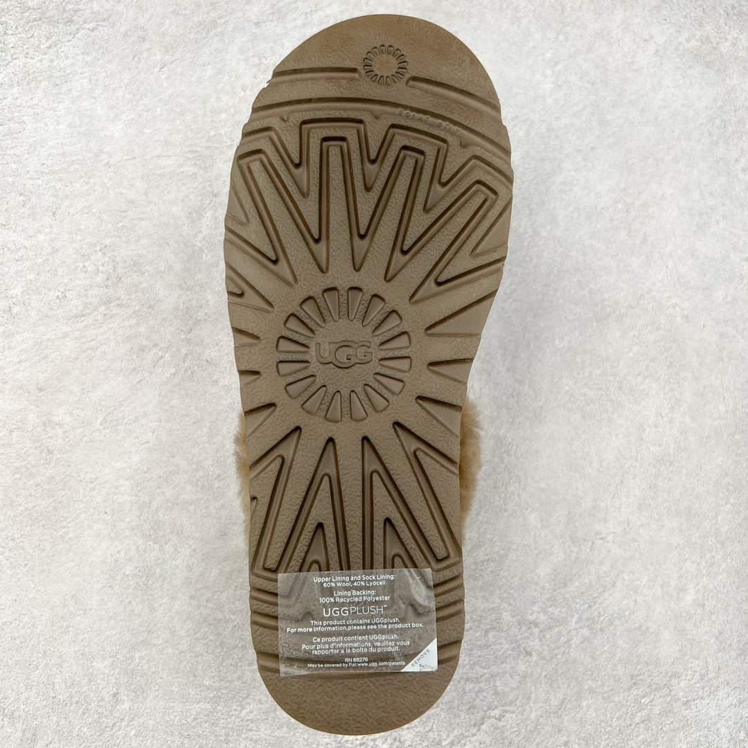 图片[9]-＃K版 UGG 8224经典秋冬羊皮毛一体雪地靴 私人订单价格匠心定位 桑坡八年大厂直供 拒绝高利润 区别杀猪版本 隆丰A级澳洲进口羊皮毛一体 完全遵循ZP工艺流程 代工厂原厂版师 秉承无原鞋不开发选择 注重每一处细节 市面最正版型 TREADLITE\\\”轻翼\\\”科技外底 轻便/耐用/柔韧/桩型【售后郑重承诺】一个月内若出现重大脱胶/断底等质量问题 直接为您换新 翻毛皮鞋面 细腻亲肤再生聚酯纤维滚边 舒适易打理 保暖性佳 UGG plush™ 里衬和内底 茸软亲肤 舒适暖足 经典鞋型搭配轻盈厚底 稳稳拿捏秋冬出街时髦造型 Treadlite by UGG 轻翼大底 轻盈缓震 为双足减负 舒适轻便 助你轻松畅玩整天 尺码：35 36 37 38 39 40-选品中心