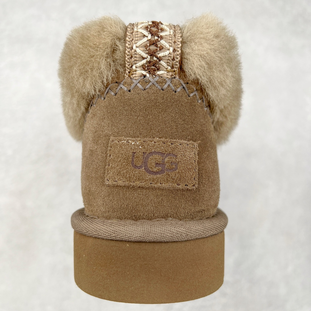 图片[8]-＃K版 UGG 8224经典秋冬羊皮毛一体雪地靴 私人订单价格匠心定位 桑坡八年大厂直供 拒绝高利润 区别杀猪版本 隆丰A级澳洲进口羊皮毛一体 完全遵循ZP工艺流程 代工厂原厂版师 秉承无原鞋不开发选择 注重每一处细节 市面最正版型 TREADLITE\\\”轻翼\\\”科技外底 轻便/耐用/柔韧/桩型【售后郑重承诺】一个月内若出现重大脱胶/断底等质量问题 直接为您换新 翻毛皮鞋面 细腻亲肤再生聚酯纤维滚边 舒适易打理 保暖性佳 UGG plush™ 里衬和内底 茸软亲肤 舒适暖足 经典鞋型搭配轻盈厚底 稳稳拿捏秋冬出街时髦造型 Treadlite by UGG 轻翼大底 轻盈缓震 为双足减负 舒适轻便 助你轻松畅玩整天 尺码：35 36 37 38 39 40-选品中心