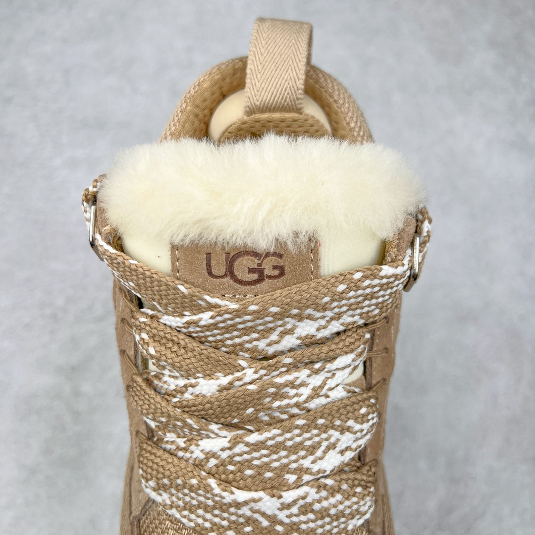 图片[5]-＃K版 UGG 4032经典秋冬羊皮毛一体雪地靴 私人订单价格匠心定位 桑坡八年大厂直供 拒绝高利润 区别杀猪版本 隆丰A级澳洲进口羊皮毛一体 完全遵循ZP工艺流程 代工厂原厂版师 秉承无原鞋不开发选择 注重每一处细节 市面最正版型 TREADLITE\\\”轻翼\\\”科技外底 轻便/耐用/柔韧/桩型【售后郑重承诺】一个月内若出现重大脱胶/断底等质量问题 直接为您换新 翻毛皮鞋面 细腻亲肤再生聚酯纤维滚边 舒适易打理 保暖性佳 UGG plush™ 里衬和内底 茸软亲肤 舒适暖足 经典鞋型搭配轻盈厚底 稳稳拿捏秋冬出街时髦造型 Treadlite by UGG 轻翼大底 轻盈缓震 为双足减负 舒适轻便 助你轻松畅玩整天 尺码：35 36 37 38 39 40-选品中心