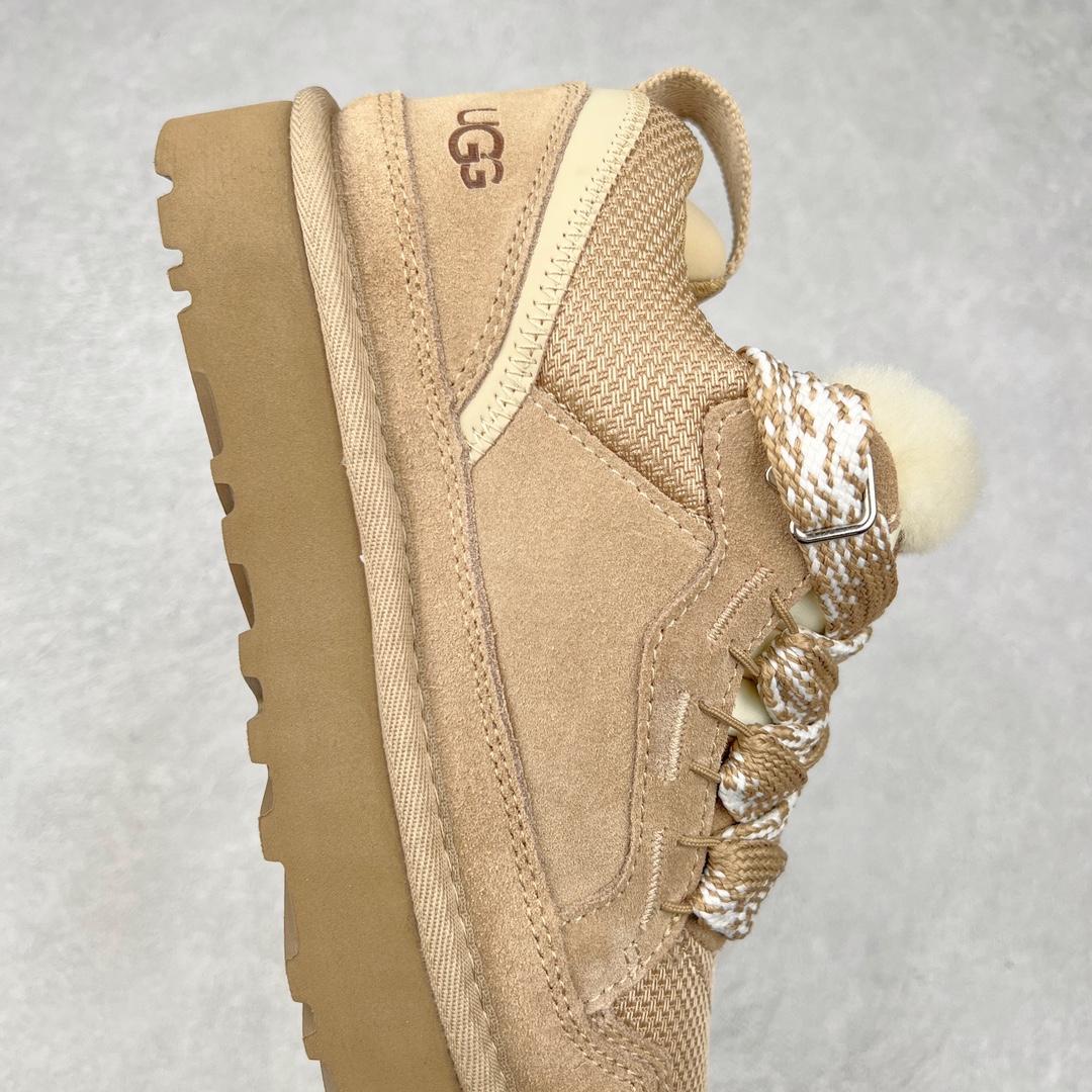 图片[6]-＃K版 UGG 4032经典秋冬羊皮毛一体雪地靴 私人订单价格匠心定位 桑坡八年大厂直供 拒绝高利润 区别杀猪版本 隆丰A级澳洲进口羊皮毛一体 完全遵循ZP工艺流程 代工厂原厂版师 秉承无原鞋不开发选择 注重每一处细节 市面最正版型 TREADLITE\\\”轻翼\\\”科技外底 轻便/耐用/柔韧/桩型【售后郑重承诺】一个月内若出现重大脱胶/断底等质量问题 直接为您换新 翻毛皮鞋面 细腻亲肤再生聚酯纤维滚边 舒适易打理 保暖性佳 UGG plush™ 里衬和内底 茸软亲肤 舒适暖足 经典鞋型搭配轻盈厚底 稳稳拿捏秋冬出街时髦造型 Treadlite by UGG 轻翼大底 轻盈缓震 为双足减负 舒适轻便 助你轻松畅玩整天 尺码：35 36 37 38 39 40-选品中心