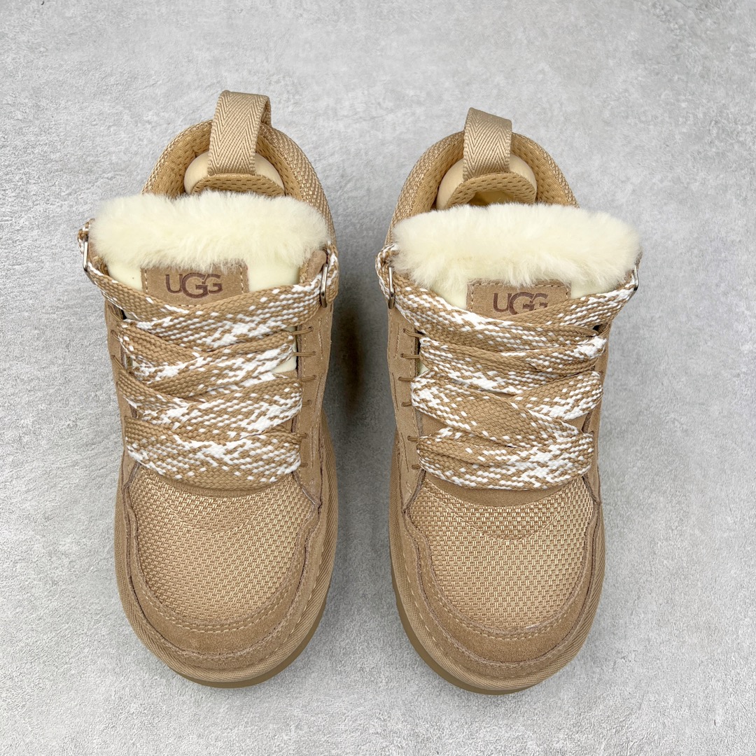 图片[2]-＃K版 UGG 4032经典秋冬羊皮毛一体雪地靴 私人订单价格匠心定位 桑坡八年大厂直供 拒绝高利润 区别杀猪版本 隆丰A级澳洲进口羊皮毛一体 完全遵循ZP工艺流程 代工厂原厂版师 秉承无原鞋不开发选择 注重每一处细节 市面最正版型 TREADLITE\\\”轻翼\\\”科技外底 轻便/耐用/柔韧/桩型【售后郑重承诺】一个月内若出现重大脱胶/断底等质量问题 直接为您换新 翻毛皮鞋面 细腻亲肤再生聚酯纤维滚边 舒适易打理 保暖性佳 UGG plush™ 里衬和内底 茸软亲肤 舒适暖足 经典鞋型搭配轻盈厚底 稳稳拿捏秋冬出街时髦造型 Treadlite by UGG 轻翼大底 轻盈缓震 为双足减负 舒适轻便 助你轻松畅玩整天 尺码：35 36 37 38 39 40-选品中心