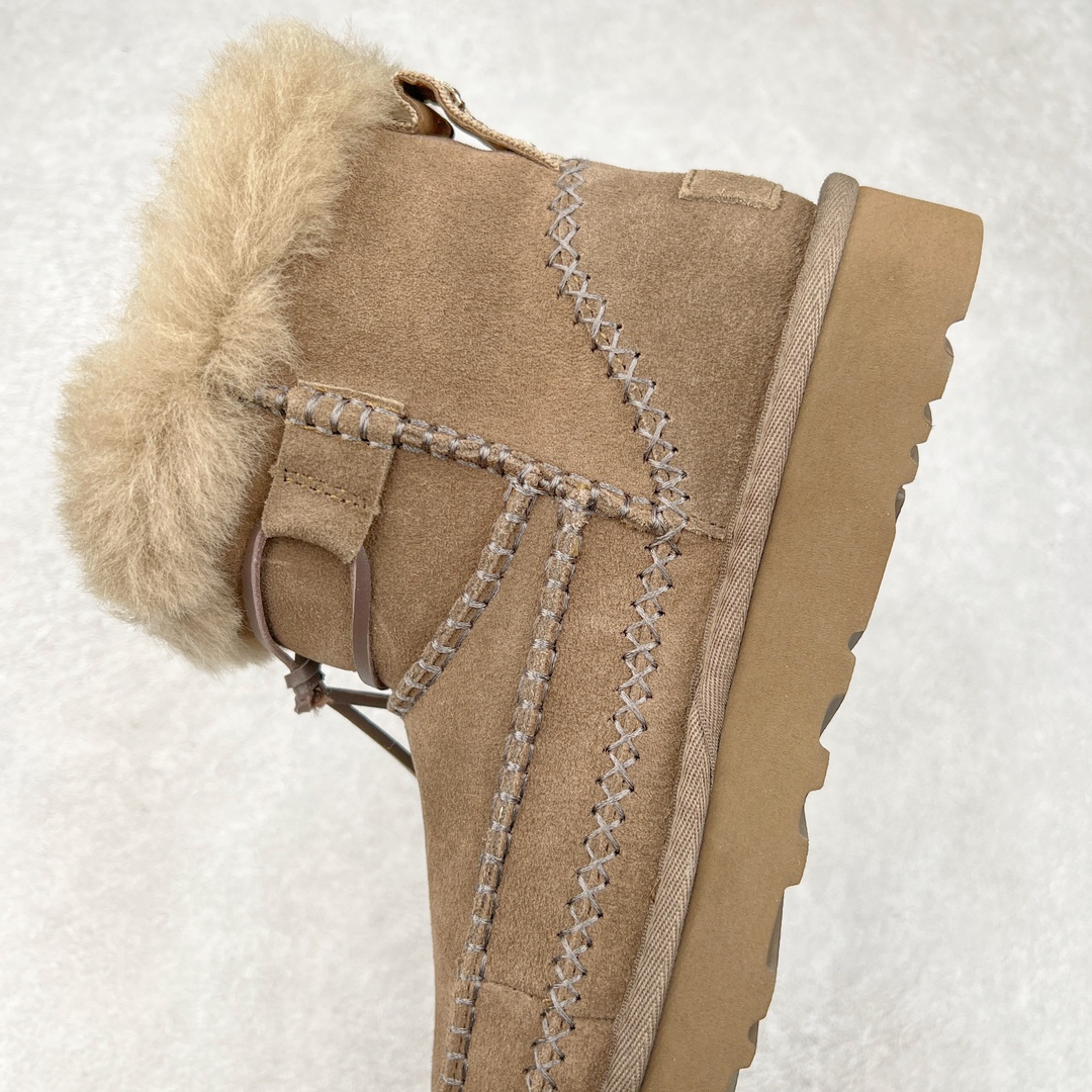 图片[7]-＃K版 UGG 5851经典秋冬羊皮毛一体雪地靴 私人订单价格匠心定位 桑坡八年大厂直供 拒绝高利润 区别杀猪版本 隆丰A级澳洲进口羊皮毛一体 完全遵循ZP工艺流程 代工厂原厂版师 秉承无原鞋不开发选择 注重每一处细节 市面最正版型 TREADLITE\\\”轻翼\\\”科技外底 轻便/耐用/柔韧/桩型【售后郑重承诺】一个月内若出现重大脱胶/断底等质量问题 直接为您换新 翻毛皮鞋面 细腻亲肤再生聚酯纤维滚边 舒适易打理 保暖性佳 UGG plush™ 里衬和内底 茸软亲肤 舒适暖足 经典鞋型搭配轻盈厚底 稳稳拿捏秋冬出街时髦造型 Treadlite by UGG 轻翼大底 轻盈缓震 为双足减负 舒适轻便 助你轻松畅玩整天 尺码：35 36 37 38 39 40-选品中心