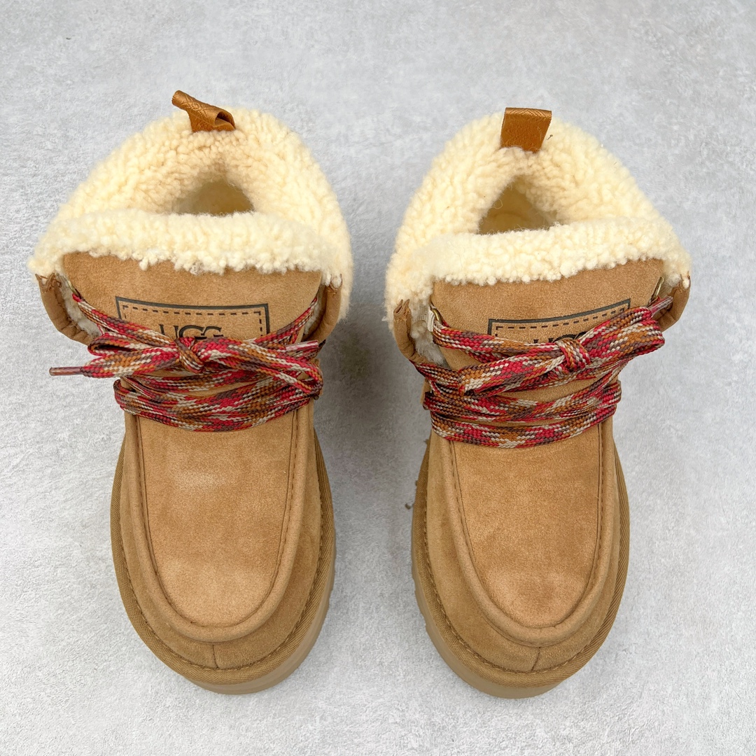 图片[2]-＃K版 UGG 3954经典秋冬羊皮毛一体雪地靴 私人订单价格匠心定位 桑坡八年大厂直供 拒绝高利润 区别杀猪版本 隆丰A级澳洲进口羊皮毛一体 完全遵循ZP工艺流程 代工厂原厂版师 秉承无原鞋不开发选择 注重每一处细节 市面最正版型 TREADLITE\\\”轻翼\\\”科技外底 轻便/耐用/柔韧/桩型【售后郑重承诺】一个月内若出现重大脱胶/断底等质量问题 直接为您换新 翻毛皮鞋面 细腻亲肤再生聚酯纤维滚边 舒适易打理 保暖性佳 UGG plush™ 里衬和内底 茸软亲肤 舒适暖足 经典鞋型搭配轻盈厚底 稳稳拿捏秋冬出街时髦造型 Treadlite by UGG 轻翼大底 轻盈缓震 为双足减负 舒适轻便 助你轻松畅玩整天 尺码：35 36 37 38 39 40-选品中心