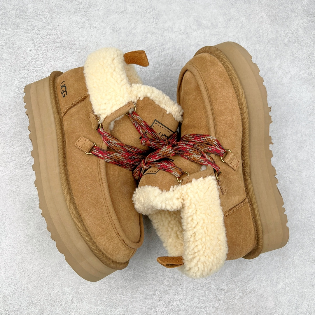 图片[3]-＃K版 UGG 3954经典秋冬羊皮毛一体雪地靴 私人订单价格匠心定位 桑坡八年大厂直供 拒绝高利润 区别杀猪版本 隆丰A级澳洲进口羊皮毛一体 完全遵循ZP工艺流程 代工厂原厂版师 秉承无原鞋不开发选择 注重每一处细节 市面最正版型 TREADLITE\\\”轻翼\\\”科技外底 轻便/耐用/柔韧/桩型【售后郑重承诺】一个月内若出现重大脱胶/断底等质量问题 直接为您换新 翻毛皮鞋面 细腻亲肤再生聚酯纤维滚边 舒适易打理 保暖性佳 UGG plush™ 里衬和内底 茸软亲肤 舒适暖足 经典鞋型搭配轻盈厚底 稳稳拿捏秋冬出街时髦造型 Treadlite by UGG 轻翼大底 轻盈缓震 为双足减负 舒适轻便 助你轻松畅玩整天 尺码：35 36 37 38 39 40-选品中心