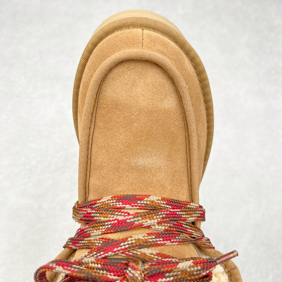 图片[4]-＃K版 UGG 3954经典秋冬羊皮毛一体雪地靴 私人订单价格匠心定位 桑坡八年大厂直供 拒绝高利润 区别杀猪版本 隆丰A级澳洲进口羊皮毛一体 完全遵循ZP工艺流程 代工厂原厂版师 秉承无原鞋不开发选择 注重每一处细节 市面最正版型 TREADLITE\\\”轻翼\\\”科技外底 轻便/耐用/柔韧/桩型【售后郑重承诺】一个月内若出现重大脱胶/断底等质量问题 直接为您换新 翻毛皮鞋面 细腻亲肤再生聚酯纤维滚边 舒适易打理 保暖性佳 UGG plush™ 里衬和内底 茸软亲肤 舒适暖足 经典鞋型搭配轻盈厚底 稳稳拿捏秋冬出街时髦造型 Treadlite by UGG 轻翼大底 轻盈缓震 为双足减负 舒适轻便 助你轻松畅玩整天 尺码：35 36 37 38 39 40-选品中心