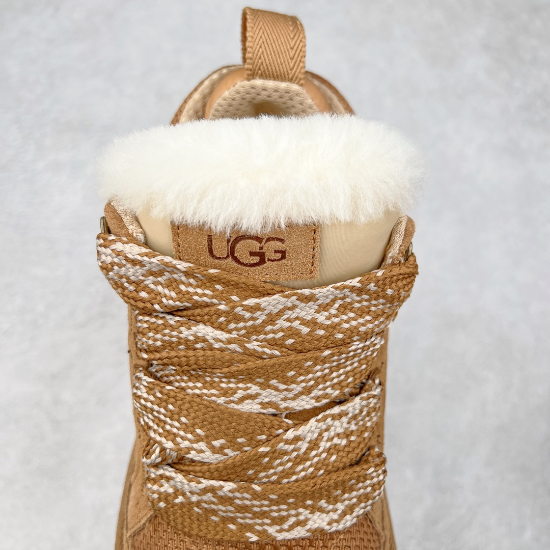 图片[5]-＃K版 UGG 4032经典秋冬羊皮毛一体雪地靴 私人订单价格匠心定位 桑坡八年大厂直供 拒绝高利润 区别杀猪版本 隆丰A级澳洲进口羊皮毛一体 完全遵循ZP工艺流程 代工厂原厂版师 秉承无原鞋不开发选择 注重每一处细节 市面最正版型 TREADLITE\\\”轻翼\\\”科技外底 轻便/耐用/柔韧/桩型【售后郑重承诺】一个月内若出现重大脱胶/断底等质量问题 直接为您换新 翻毛皮鞋面 细腻亲肤再生聚酯纤维滚边 舒适易打理 保暖性佳 UGG plush™ 里衬和内底 茸软亲肤 舒适暖足 经典鞋型搭配轻盈厚底 稳稳拿捏秋冬出街时髦造型 Treadlite by UGG 轻翼大底 轻盈缓震 为双足减负 舒适轻便 助你轻松畅玩整天 尺码：35 36 37 38 39 40-选品中心