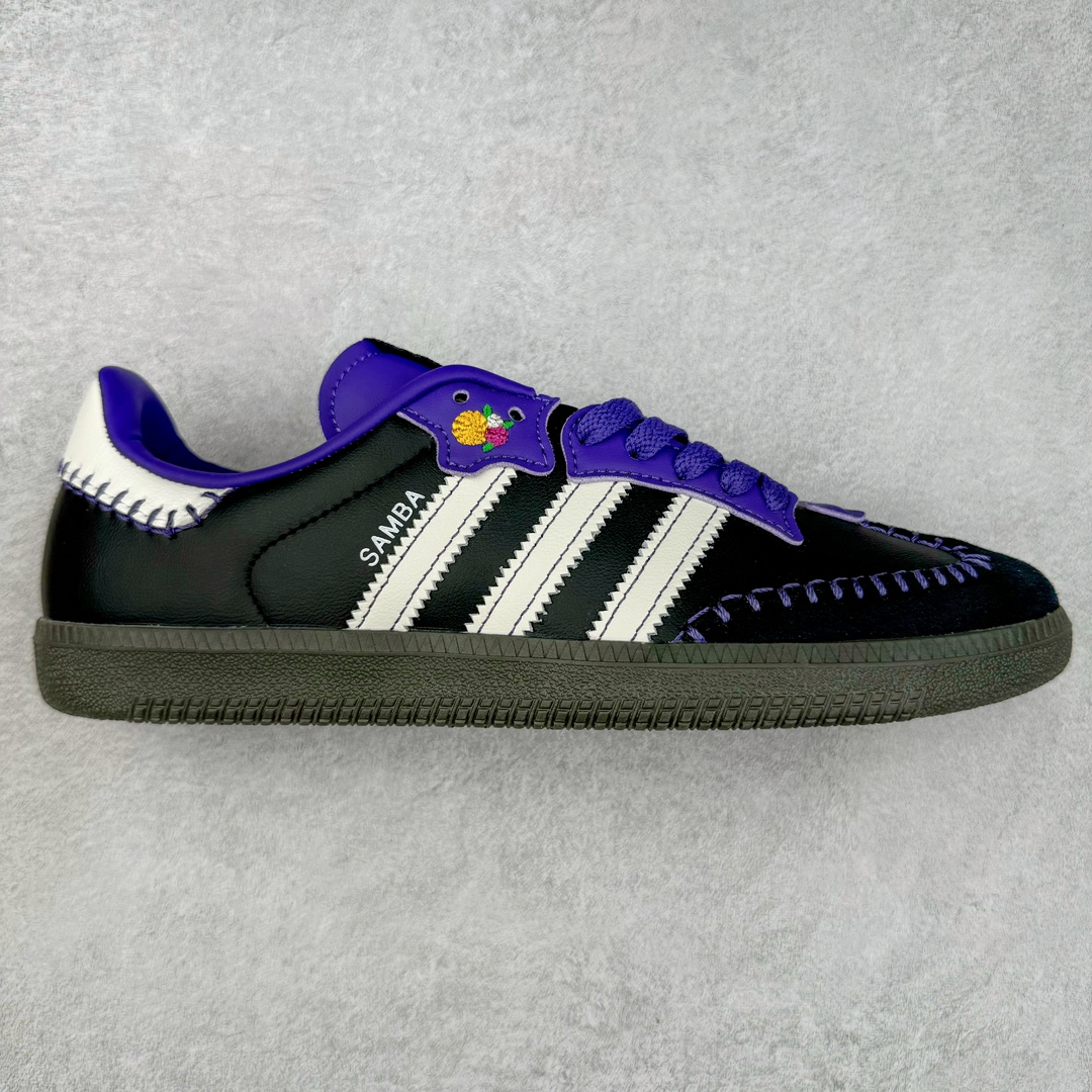 AD Original Samba OG 复古经典轻便板鞋 JI3934 这款桑巴鞋展示了高质量的工艺 带有装饰的超锁缝制和无缝的手感 柔软、柔软的皮革造型和标志性的3条纹完成了精致的外观 正规合身鞋带 鞋面上有绒面鞋垫 橡胶鞋底 享受正畸套筒软感 自50年代首次亮相以来就一直在赢得粉丝的青睐 尺码：36 36.5 37.5 38 38.5 39 40 40.5 41 42 42.5 43 44 44.5 45-选品中心
