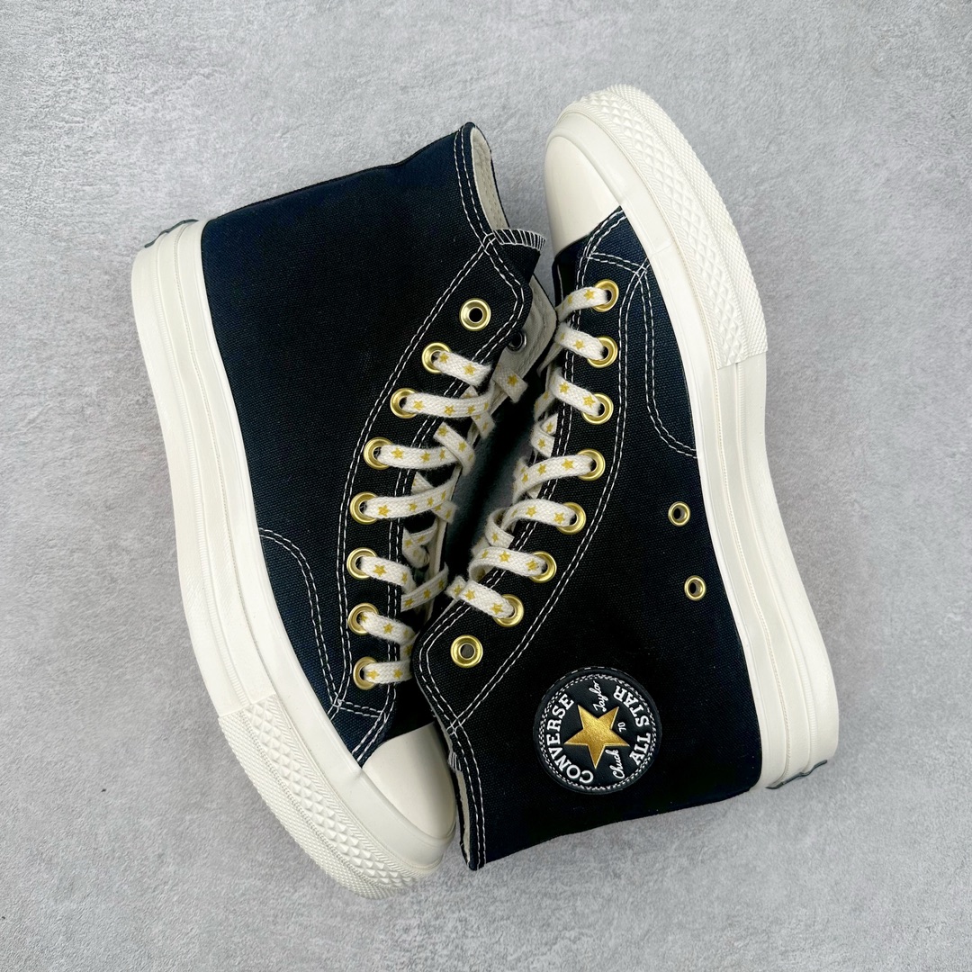图片[3]-Converse Chuck 1970s 星星鞋🌟 匡威官方新款 经典70s鞋身搭配金色星星元素鞋带 后跟星星印花点缀与之相呼应 鞋带孔和内侧立体Logo的金色描边显得很高级 经典百搭 货号：A12462C 黑色 货号：A12463C 酒红 尺码：35 36 36.5 37 37.5 38 39 39.5 40 41 41.5 42 42.5 43 44-选品中心