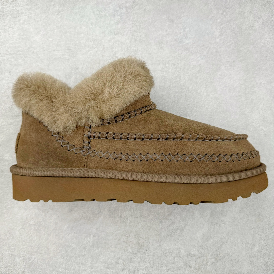 ＃K版 UGG 8224经典秋冬羊皮毛一体雪地靴 私人订单价格匠心定位 桑坡八年大厂直供 拒绝高利润 区别杀猪版本 隆丰A级澳洲进口羊皮毛一体 完全遵循ZP工艺流程 代工厂原厂版师 秉承无原鞋不开发选择 注重每一处细节 市面最正版型 TREADLITE\\\”轻翼\\\”科技外底 轻便/耐用/柔韧/桩型【售后郑重承诺】一个月内若出现重大脱胶/断底等质量问题 直接为您换新 翻毛皮鞋面 细腻亲肤再生聚酯纤维滚边 舒适易打理 保暖性佳 UGG plush™ 里衬和内底 茸软亲肤 舒适暖足 经典鞋型搭配轻盈厚底 稳稳拿捏秋冬出街时髦造型 Treadlite by UGG 轻翼大底 轻盈缓震 为双足减负 舒适轻便 助你轻松畅玩整天 尺码：35 36 37 38 39 40-选品中心